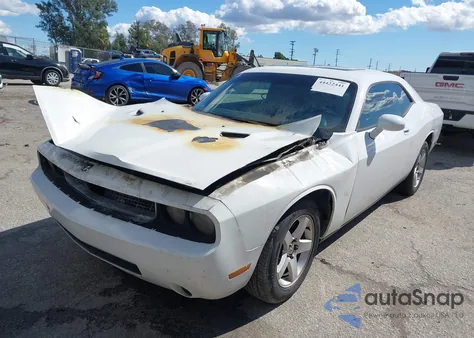 2010 Dodge Challenger Se z USA, uszkodzony, nr VIN 2B3CJ4DV3AH322489